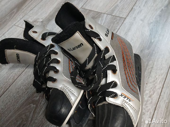 Коньки хоккейные