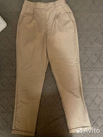 Брюки бежевые