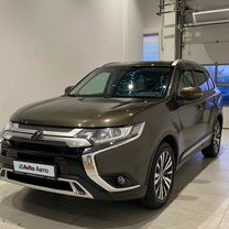 Mitsubishi Outlander 2.0 CVT, 2020, 55 940 км, с пробегом, цена 2 850 000 руб.