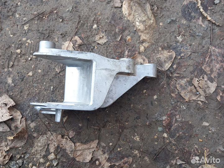 Кронштейна кпп