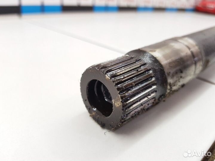 Полуось (привод) передний левый 5.0