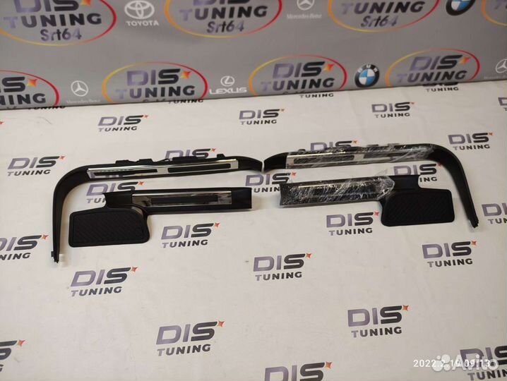 Накладки на пороги Toyota Land Cruiser 200 Led