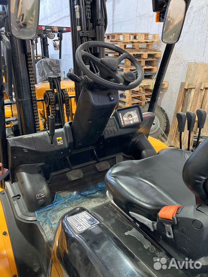 Вилочный погрузчик Hyundai 35DA-9, 2023