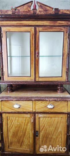Советский буфет (комод, сервант)