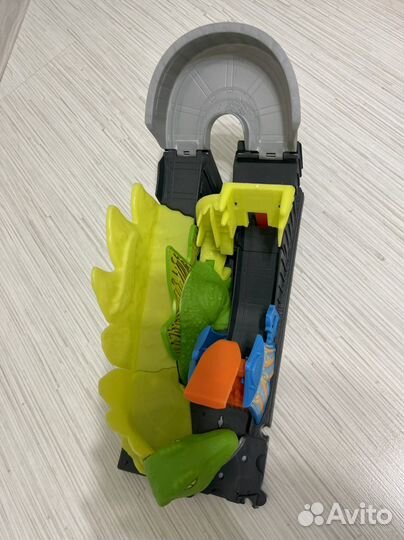 Hot wheels дракон трек