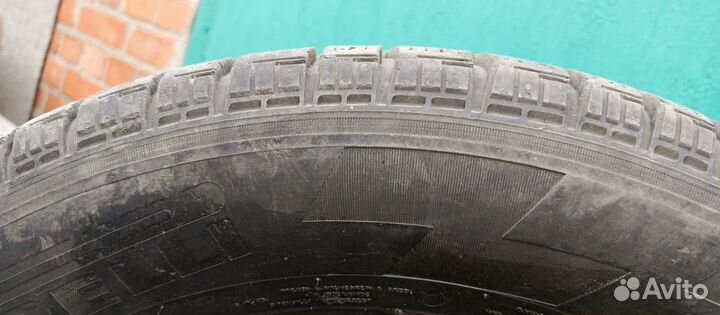 Pirelli Ice Zero FR 215/65 R16C