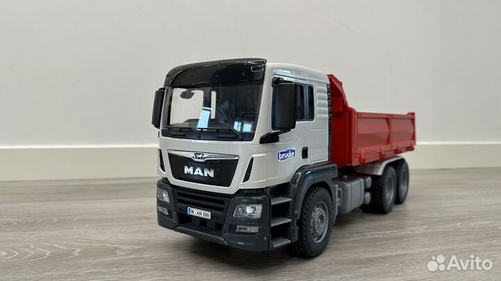 Грузовик Man Bruder TGS