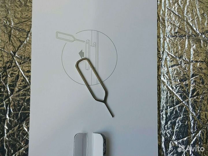 Коробки и зарядки для телефонов