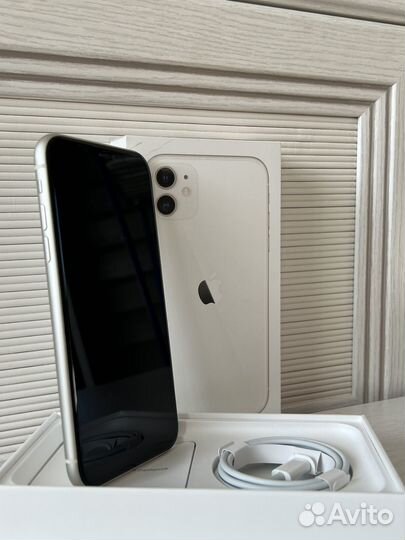 Телефон iPhone 11