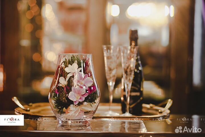 Розы в колбе, цветы в вакууме,подарок к выпускному