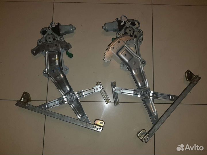 Стеклоподъемник задний Субару Форестер 2003 - 2007