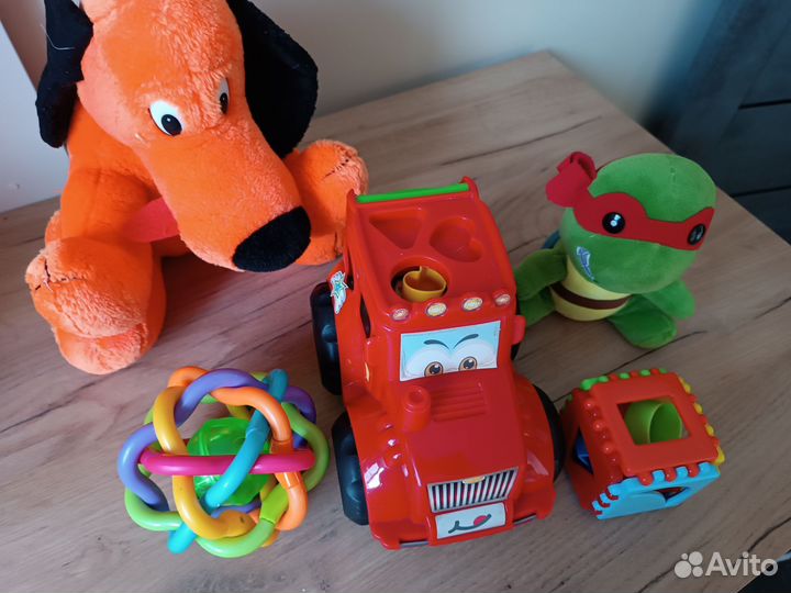 Развивающие игрушки для малышей пакетом