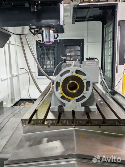 Фрезерный обрабатывающий центр с чпу