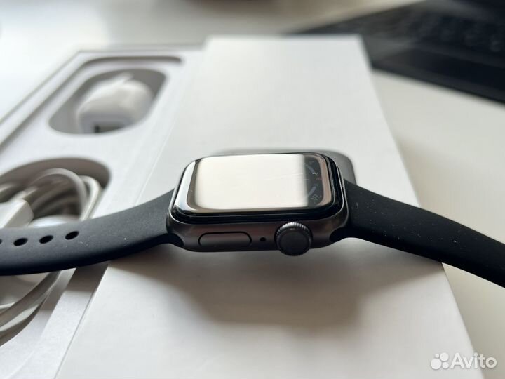 Apple Watch Series 5 40mm Space Gray