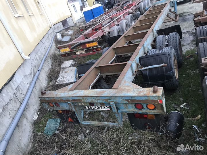 Полуприцеп контейнеровоз