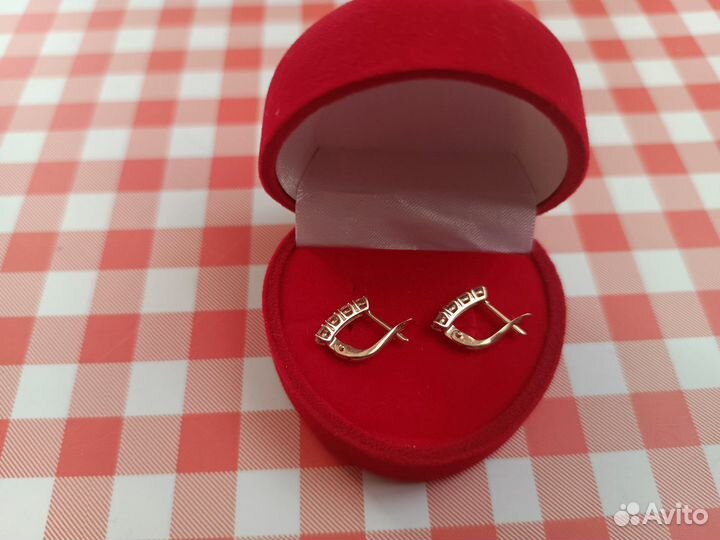 Золотые серьги