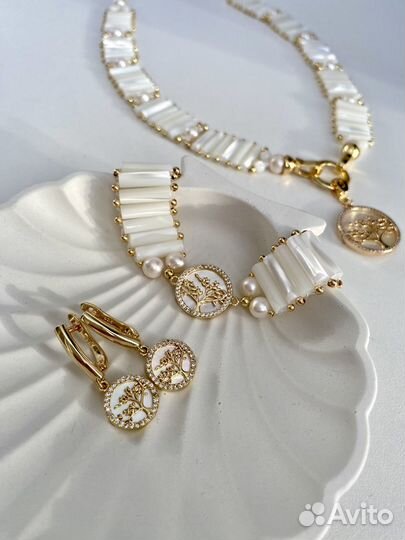 Колье из натурального перламутра