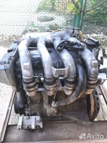 Мотор 21103 16 v, много запчастей на десятку