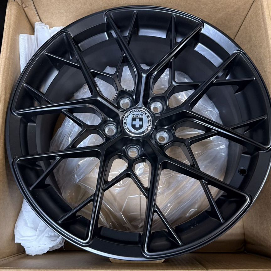 Литые диски HRE FF10 8×R18 5×114.3