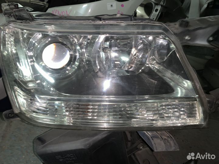 Фара правая suzuki grand vitara