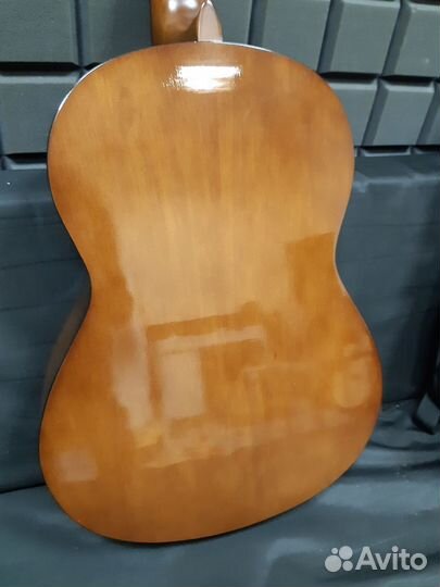 Классическая гитара yamaha c40