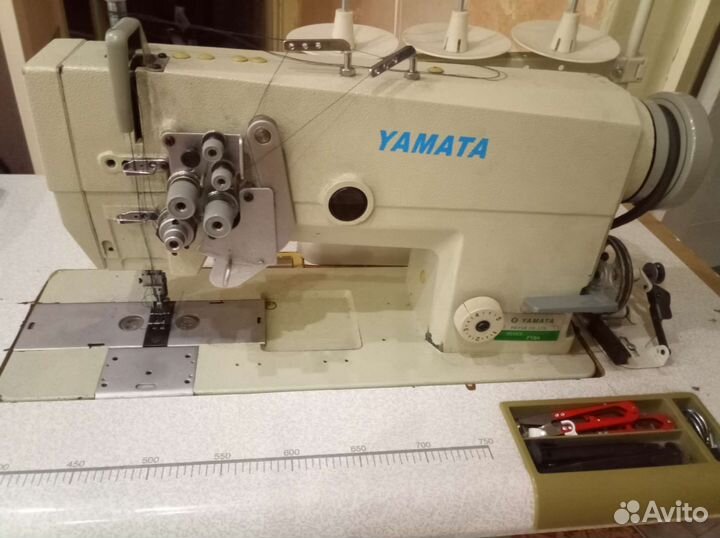 Двухигольная швейная машина