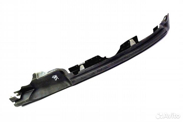 Пластиковая накладка под лобовым стеклом правая ча