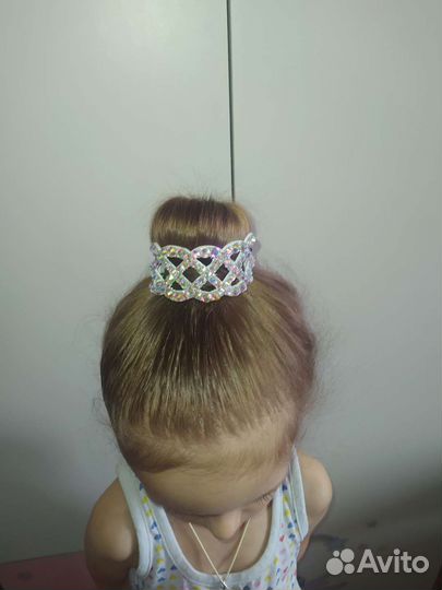 Короны и украшения на пучки для гимнастов