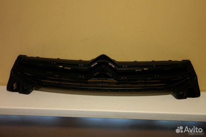 Решетка радиатора Citroen C-Elysee