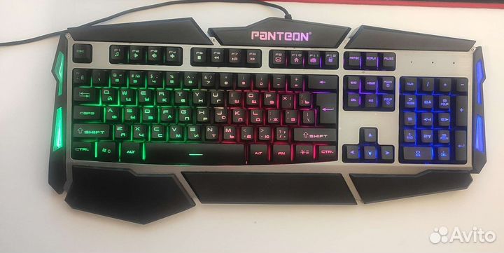 Игровая клавиатура с подсветкой