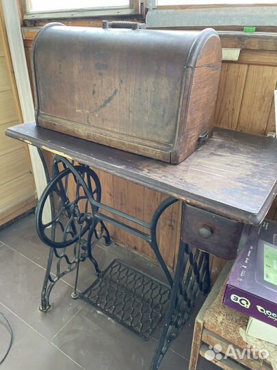 Швейная машина Singer