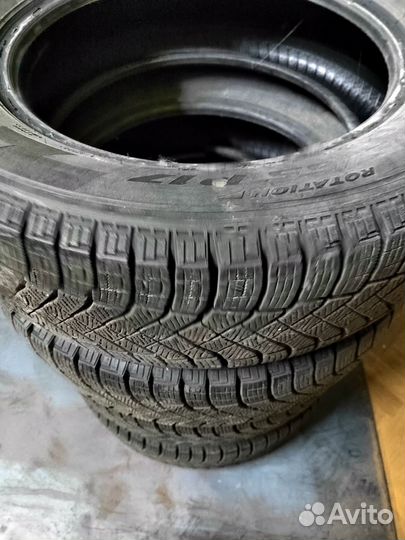 Pirelli Ice Zero 215/65 R17 103T