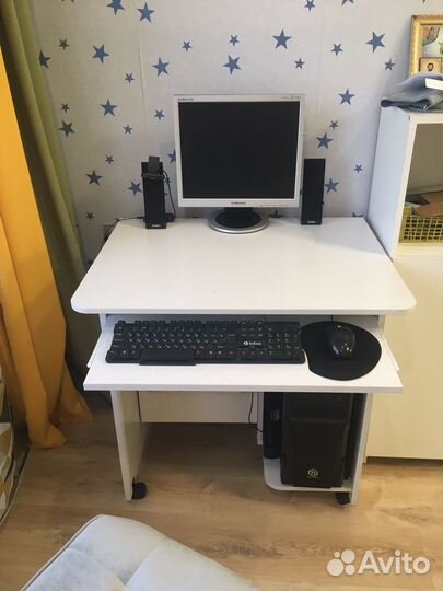 Компьютерный стол