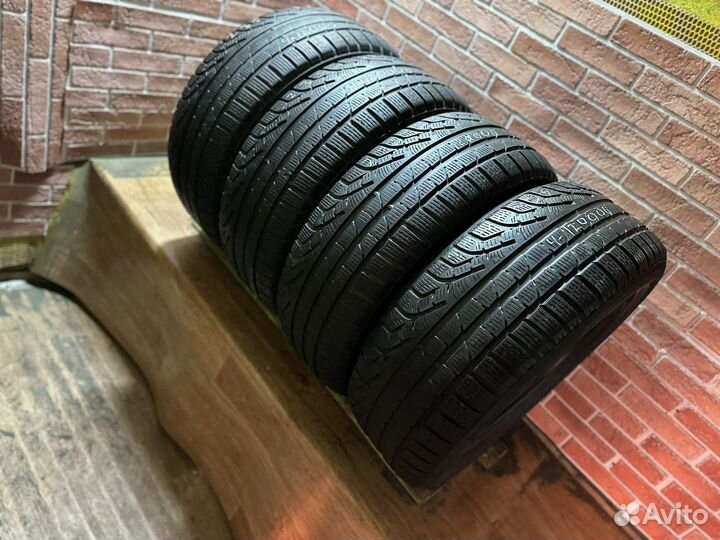 Pirelli Winter Sottozero 235/55 R17 99H