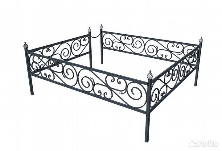 Оградки на кладбище, кресты, столы, лавочки