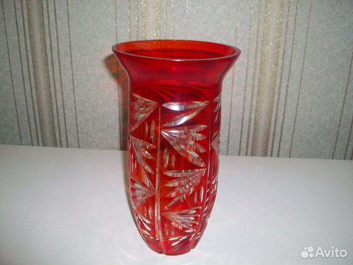 Ваза 2хслойное цвет.стекло, ручная нарезка винтаж