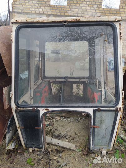 Кабина на трактор юмз