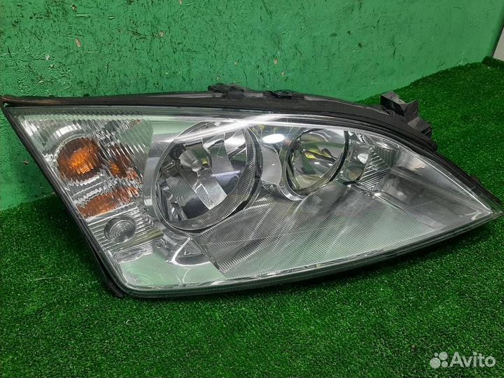 Фара правая Ford Mondeo 3 2002