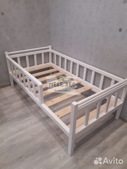 Детская кровать от 1 года с бортиками