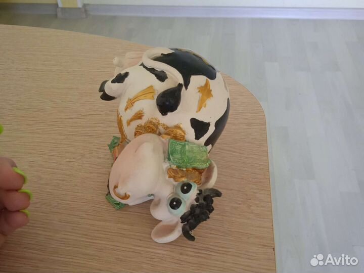 Копилка для денег / Статуэтка