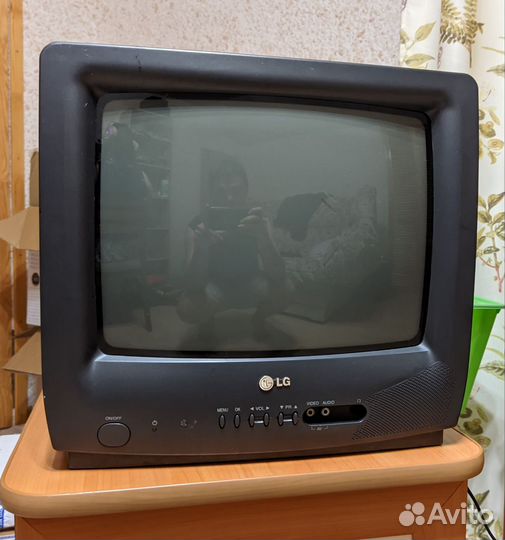 Телевизор LG CF-14F69