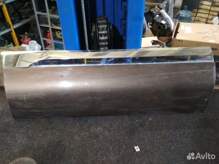 Молдинг двери задний правый Volkswagen Touareg