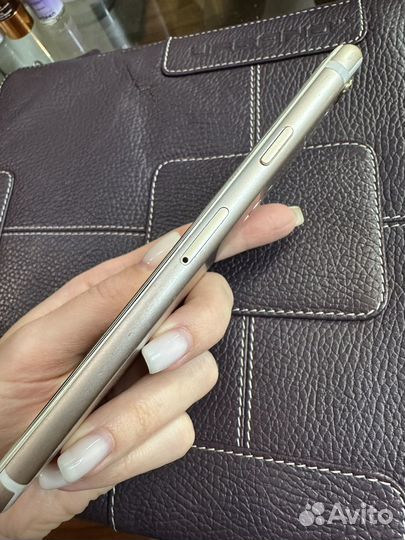 Телефон iPhone 6