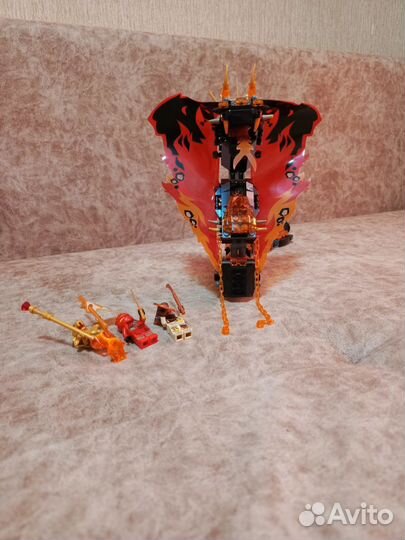 Лего Ниндзяго Огненный кинжал 70674 оригинал