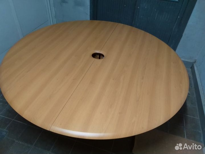 Шкафы офисные и столы LAS