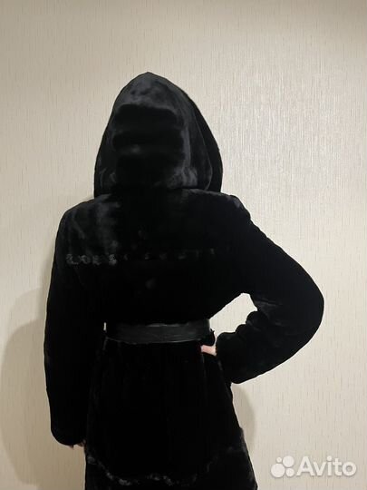 Шуба мутоновая с капюшоном из норки 42-44 р