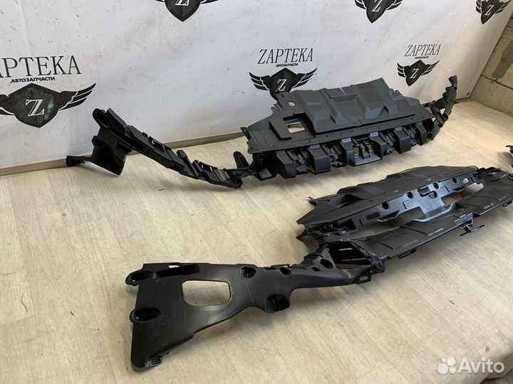 Focus 3 Кронштейн / каркас бампера центральный