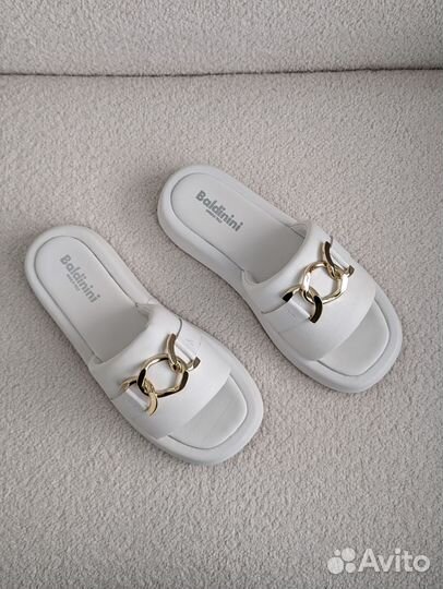 Шлёпанцы Baldinini. 38р