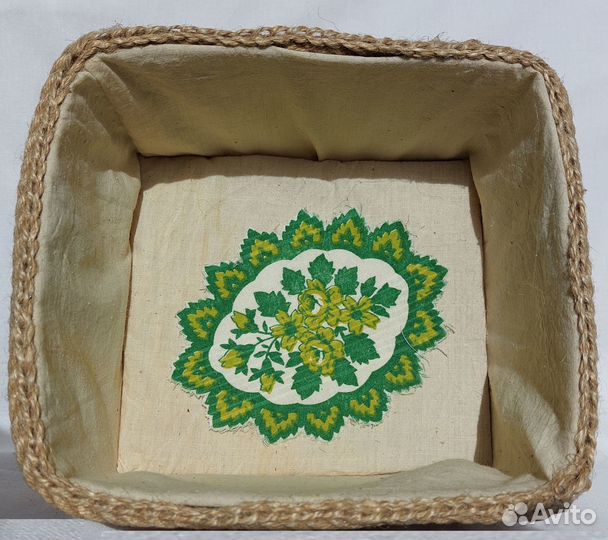 Вязанная коробка