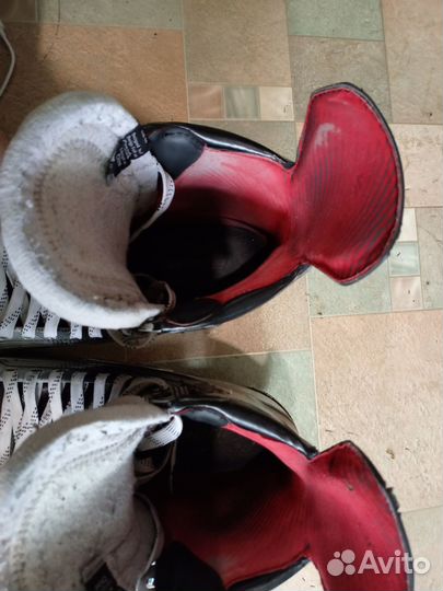 Коньки хоккейные